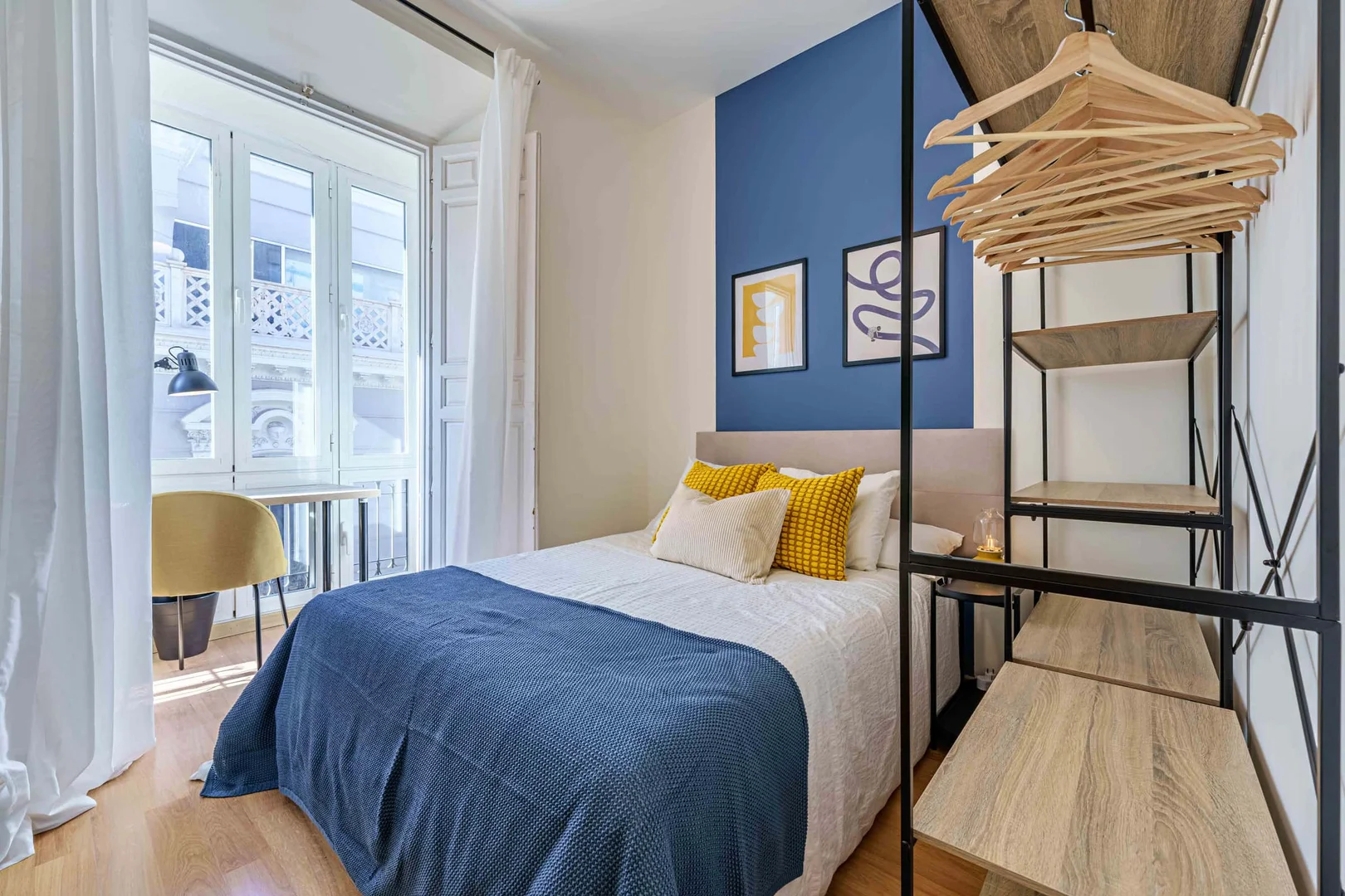 Quarto de estudante económico com localização conveniente em 