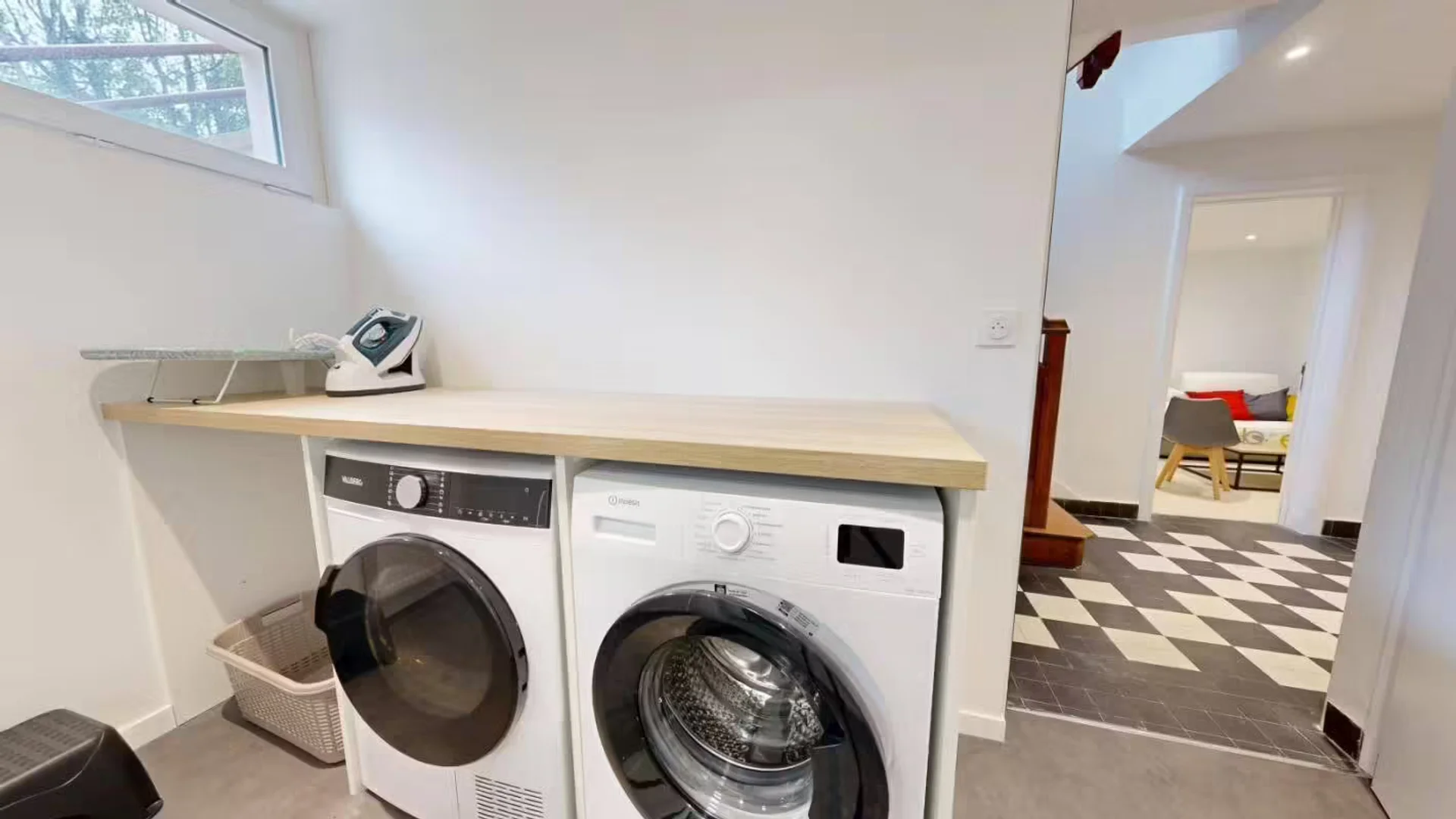 Habitación en apartamento estudiantil en alquiler en , completamente amueblado
