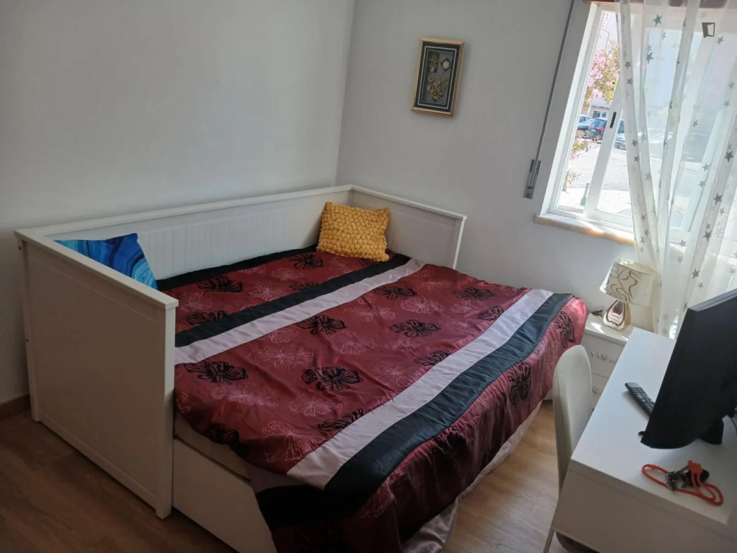 Quarto de estudante económico perto do campus em 