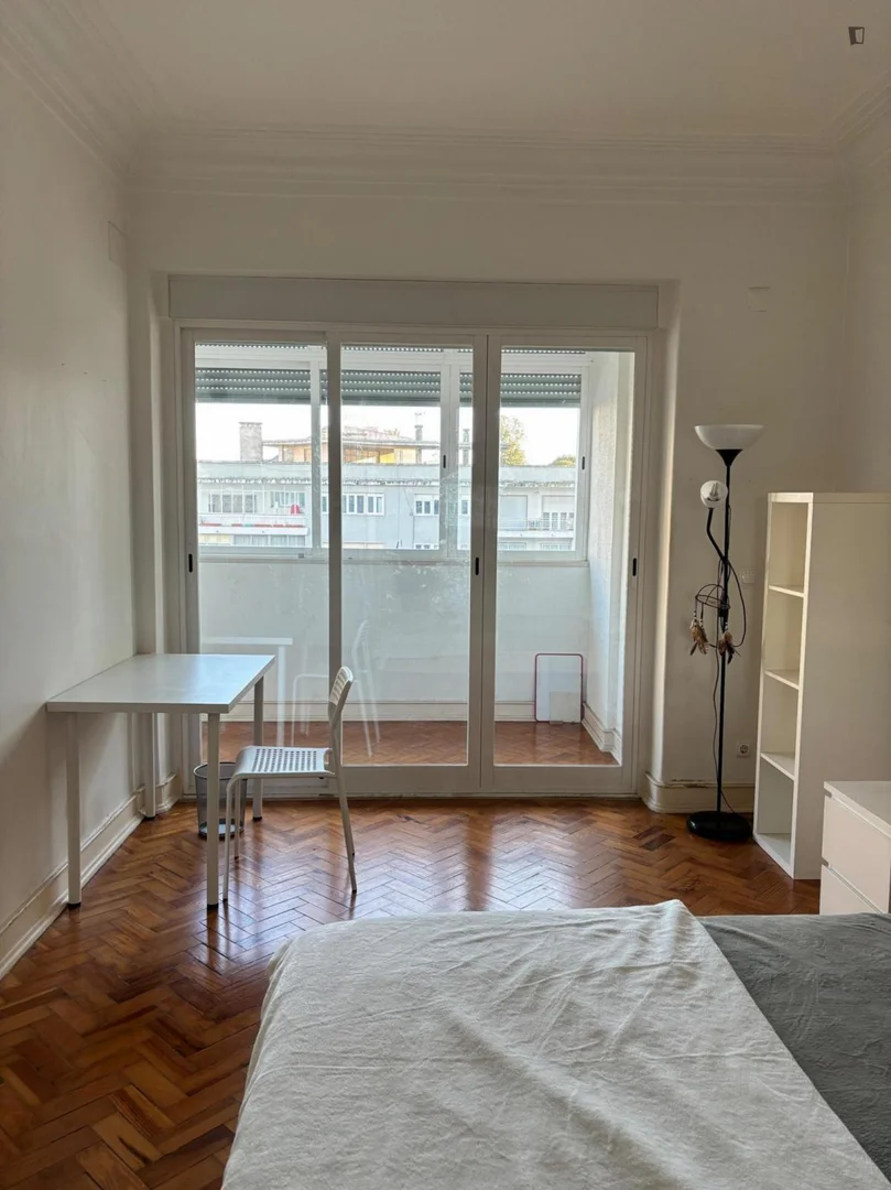 Functional student room perfect for studying in