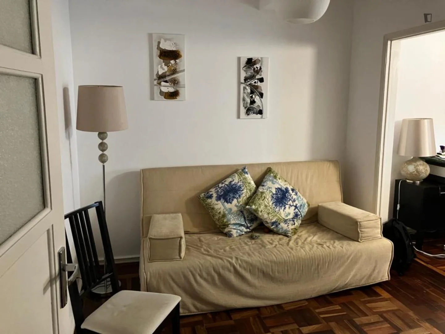 Bright and airy student room with easy university access in