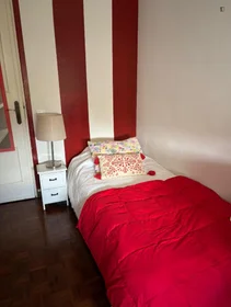 Chambre à louer avec lit double {area}