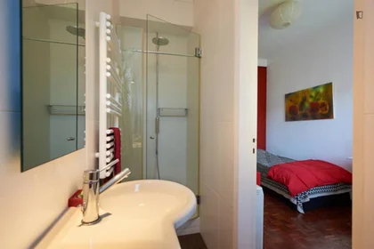 Chambre privée à Rua dos Cedros, image 5 de 14