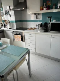 Chambre privée à Rua dos Cedros, image 8 de 14