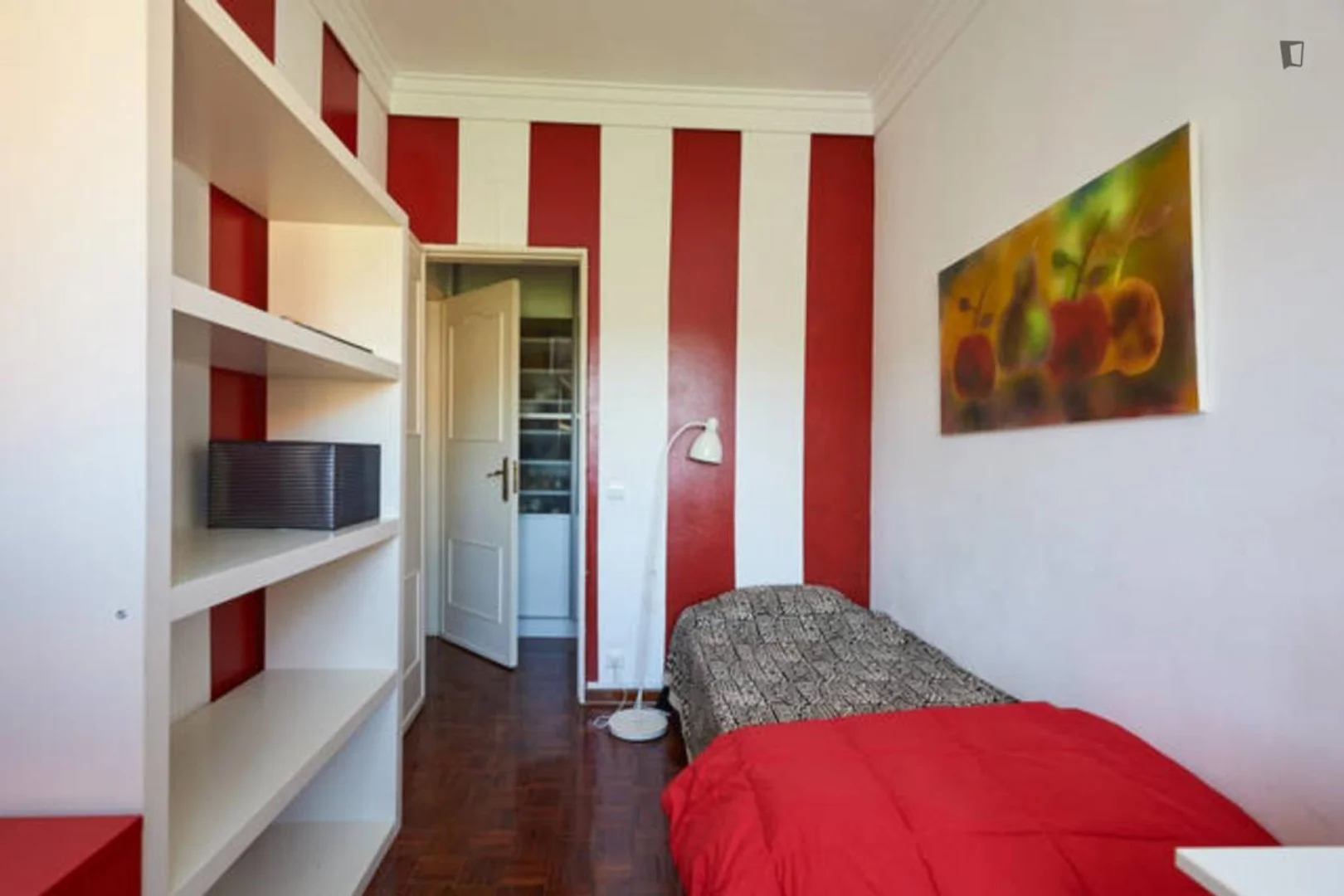 Chambre à louer dans un appartement d'étudiant à , entièrement meublée