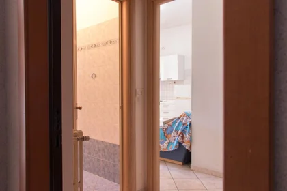 Apartamento inteiro em Via Ambrogio Strada, imagem 24 de 28
