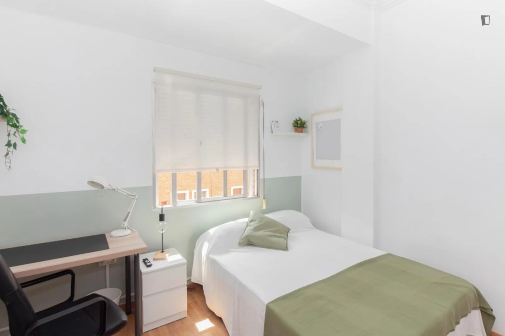 Studentenfreundliches Zimmer in mit modernen Annehmlichkeiten