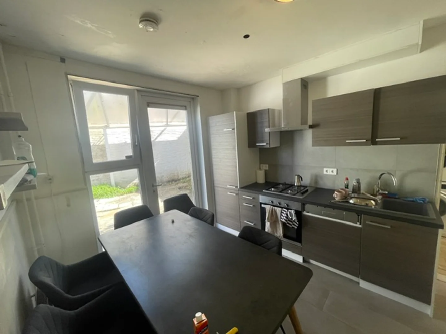 Student-friendly room in with modern amenities