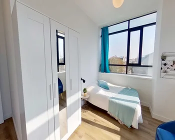 Private room at Avenue Sainte-Anne, image 2 of 25