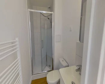 Private room at Avenue Sainte-Anne, image 25 of 25