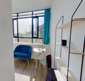 Private room at Avenue Sainte-Anne, image 5 of 25