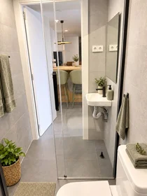 Private room at Carrer de García Lorca, image 6 of 21
