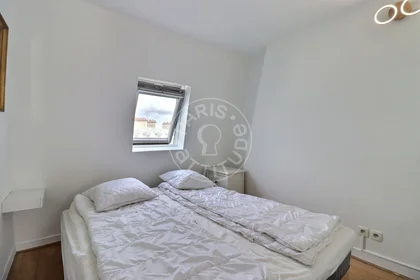 Entire apartment at Boulevard Henri IV, image 11 of 15