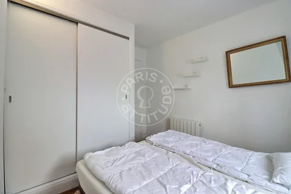 Entire apartment at Boulevard Henri IV, image 12 of 15