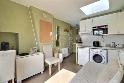 Entire apartment at Boulevard Henri IV, image 5 of 15