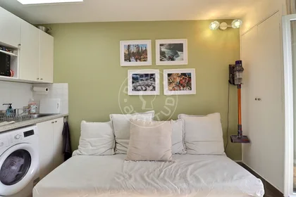 Entire apartment at Boulevard Henri IV, image 7 of 15