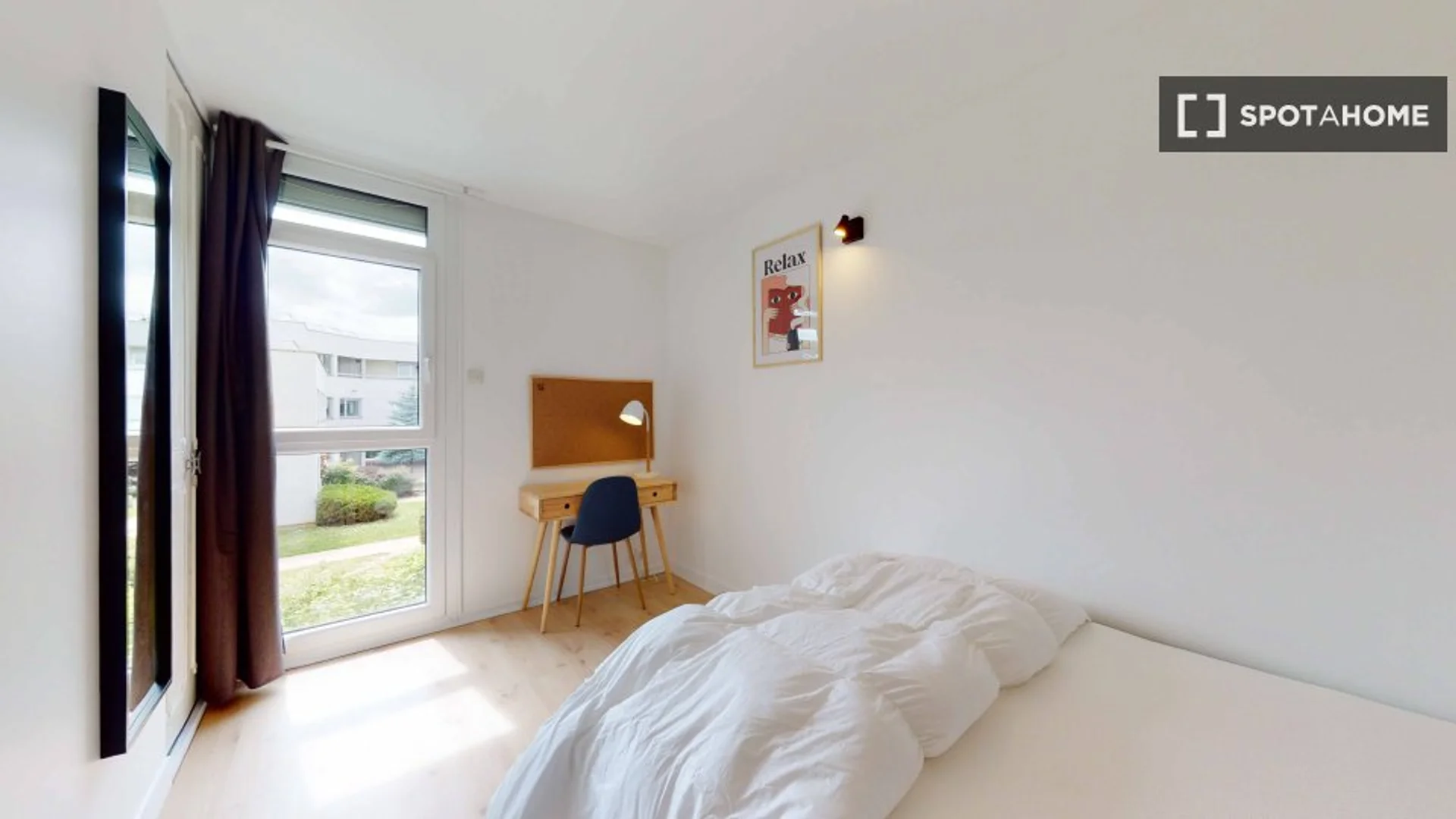 Zimmer in Studentenwohnung in  zu vermieten, voll möbliert