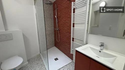 Private room at Rue de la Liberté, image 12 of 14