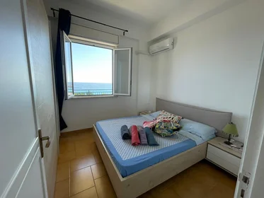 Appartamento intero in Largo Salvatore Caronia Roberti 22, immagine 1 di 10