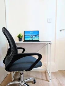 Entire apartment at Kirwyn Way 18, image 13 of 18