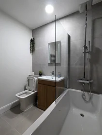 Entire apartment at Kirwyn Way 18, image 17 of 18