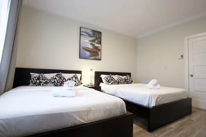 Apartamento inteiro em Boulevard Décarie 4586, imagem 17 de 24