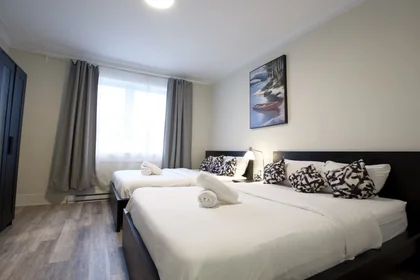 Apartamento inteiro em Boulevard Décarie 4586, imagem 21 de 24