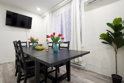 Apartamento inteiro em Boulevard Décarie 4586, imagem 5 de 24
