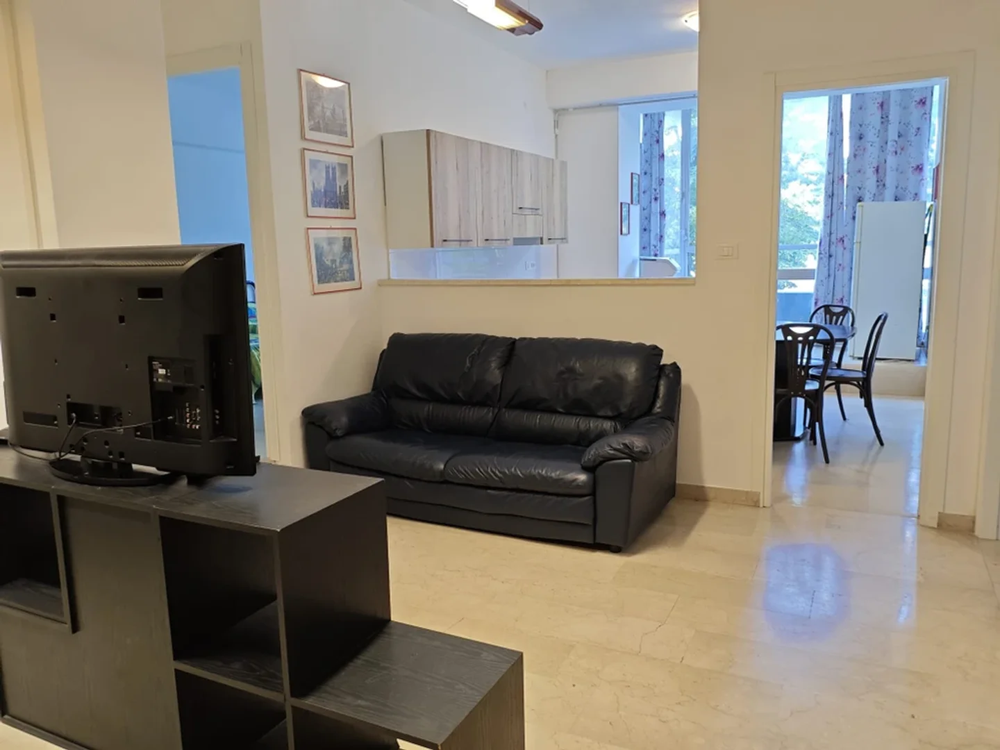 Chambre d'étudiant économique avec emplacement pratique dans