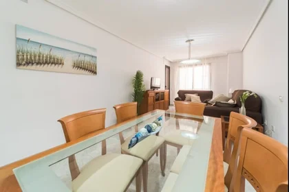 Logement entier à Calle Santos Zárate 10, image 1 de 10