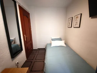 Özel oda konumu Calle Valdemoro 18, 1 8 görüntüsü