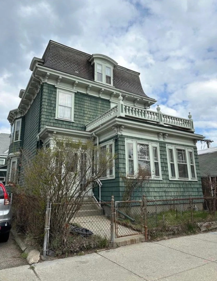 2301, Massachusetts Ave., Unit 2, North Cambridge, Cambridge, MA, 02140