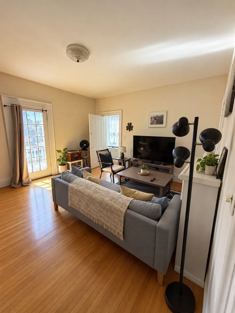 2301, Massachusetts Ave., Unit 2, North Cambridge, Cambridge, MA, 02140