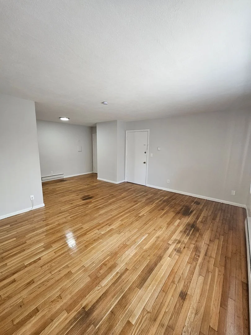 20, Thorn St., Unit 6, Hyde Park, Boston, MA, 02136