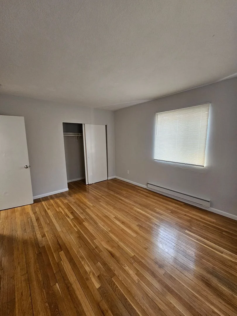 20, Thorn St., Unit 6, Hyde Park, Boston, MA, 02136
