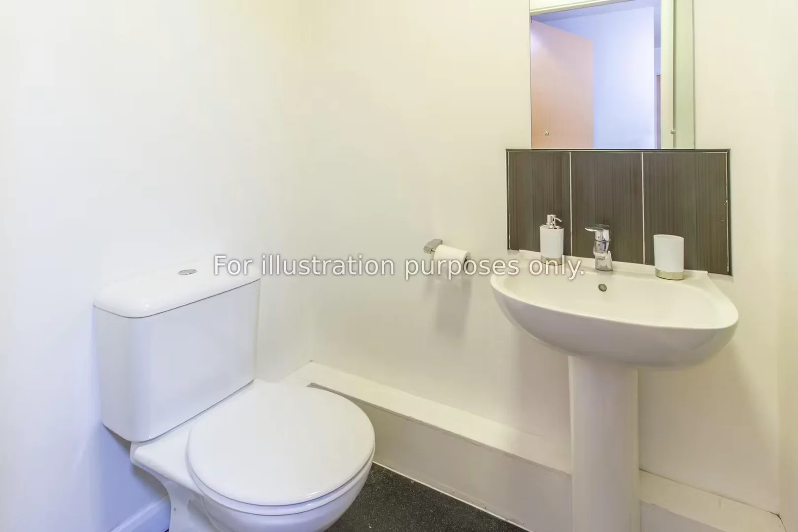 Affordable room for students with ample lighting in 