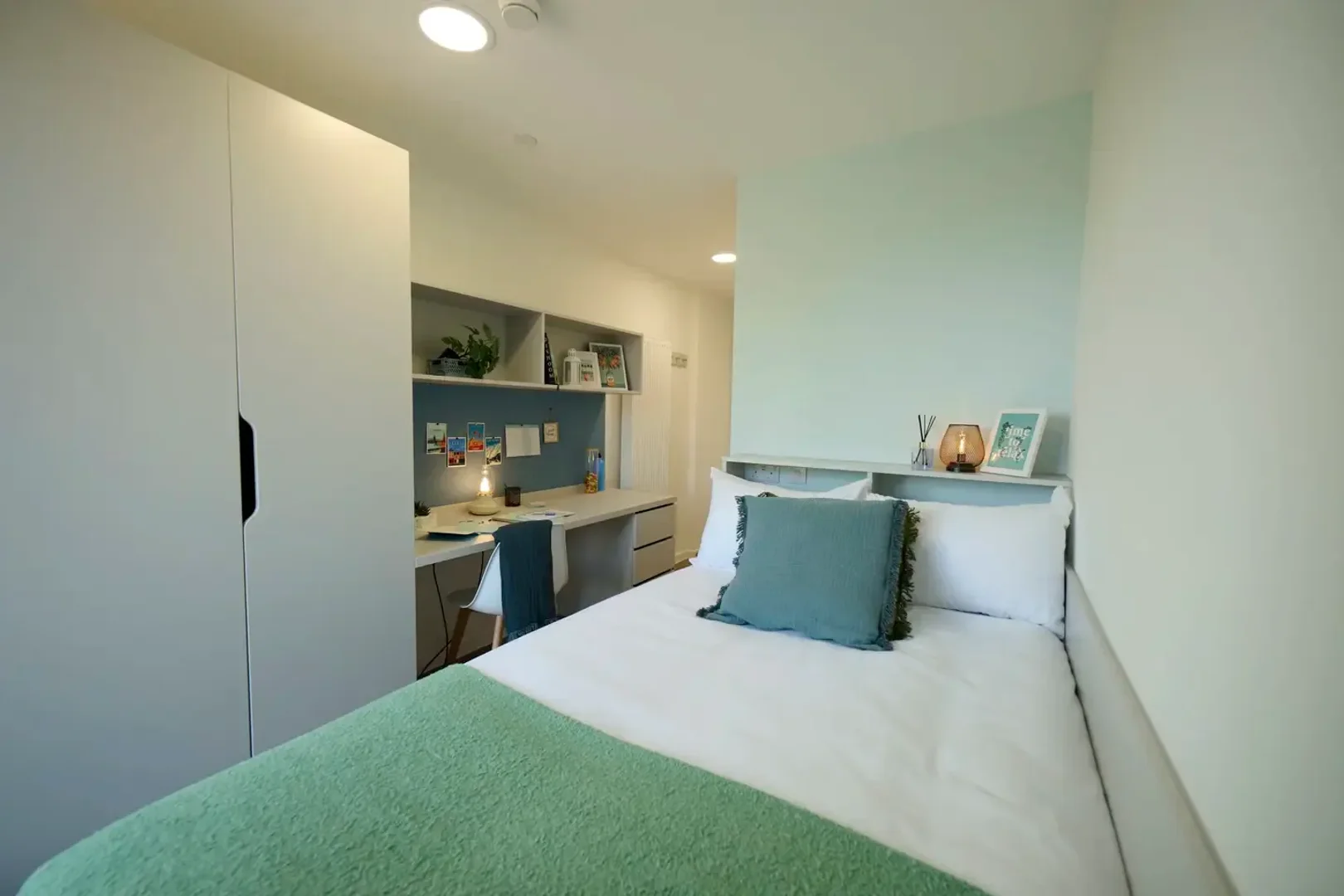 Cozy room for students available in 