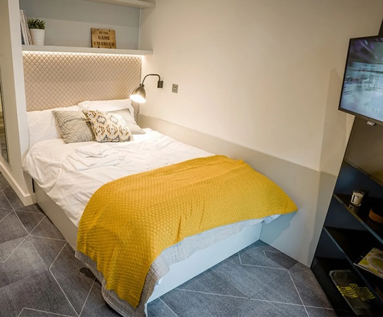 Cómodo estudio para vivir como estudiante en