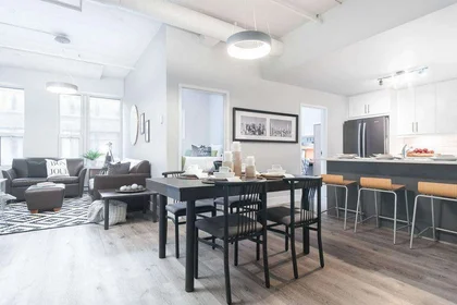 Apartamento inteiro em residência em 1430 City Councillors St, Montreal, QC H3B 1B4, Canada , imagem 15 de 31