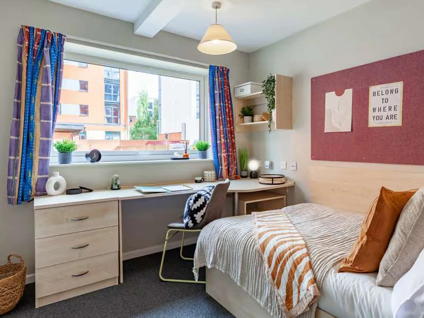 Quarto acolhedor para estudantes disponível em 