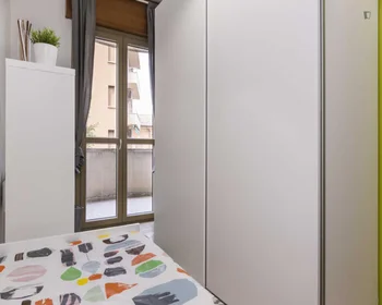 {area} içinde aydınlık özel oda
