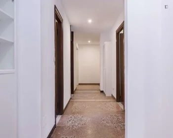 Habitación privada en Viale Giovanni Vicini, imagen 40 de 42