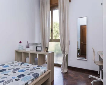 Habitación privada en Viale Giovanni Vicini, imagen 7 de 42