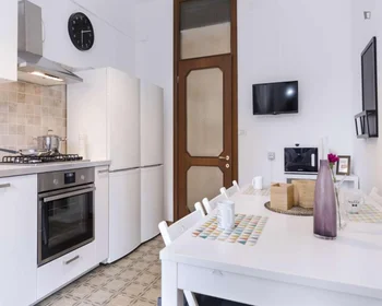 Habitación privada en Viale Giovanni Vicini, imagen 8 de 42