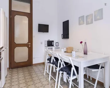 Habitación privada en Viale Giovanni Vicini, imagen 11 de 41
