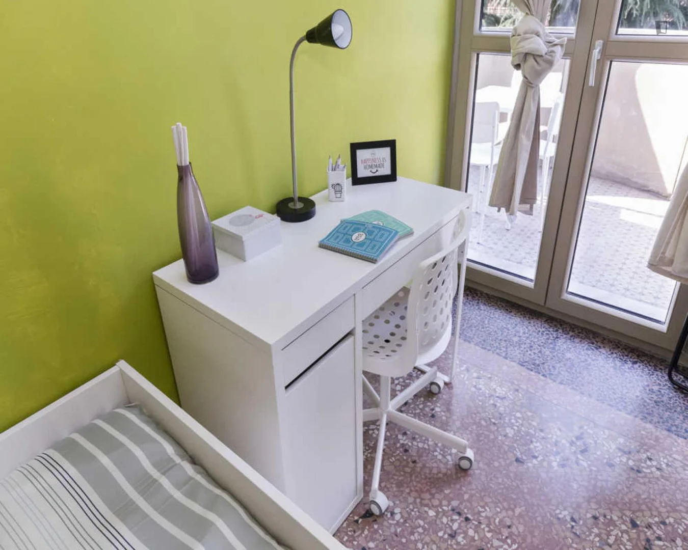 Habitación estudiantil económica cerca del campus en