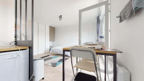 Alojamiento entero en 1 Rue des Brumes Lactees, 95800 Cergy, France, imagen 6 de 14