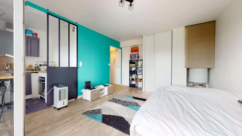 Alojamiento entero en 1 Rue des Brumes Lactees, 95800 Cergy, France, imagen 8 de 14