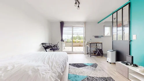 Alojamiento entero en 1 Rue des Brumes Lactees, 95800 Cergy, France, imagen 9 de 14