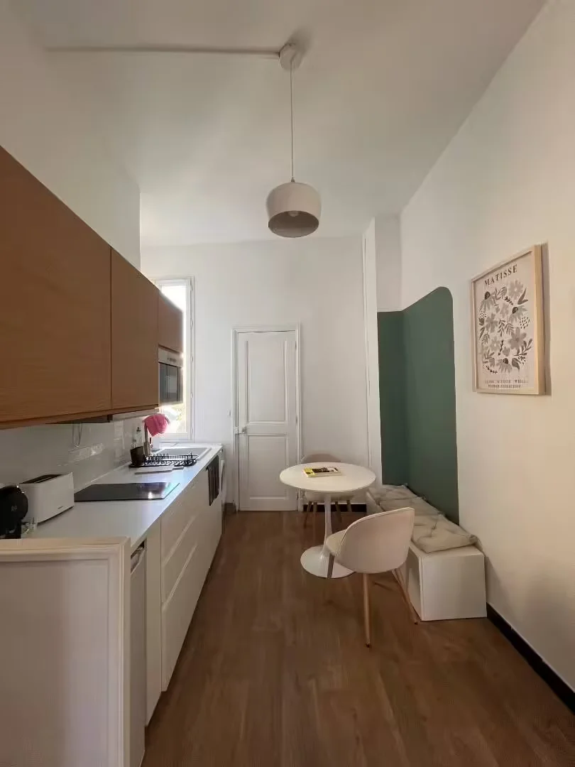 Funktionelles Studentenzimmer perfekt zum Studieren in 